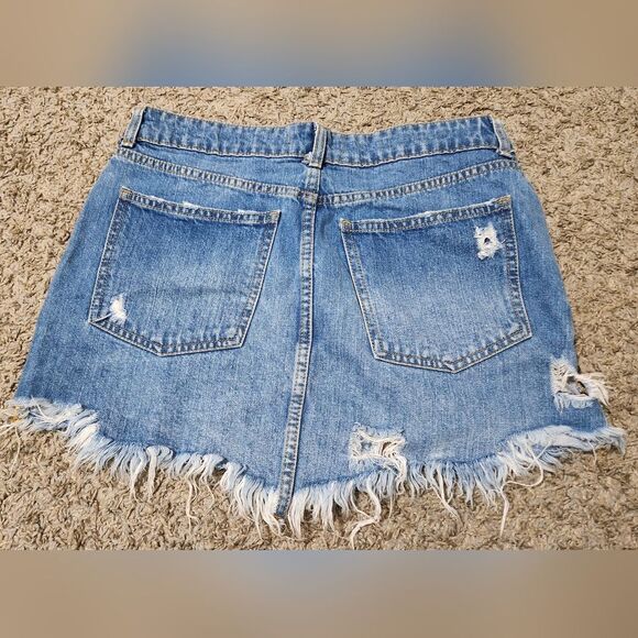 Free People ‘Wild Rose Ember’ Distressed Floral Embroidered Mini Skirt- Size 28 - Picture 4 of 11